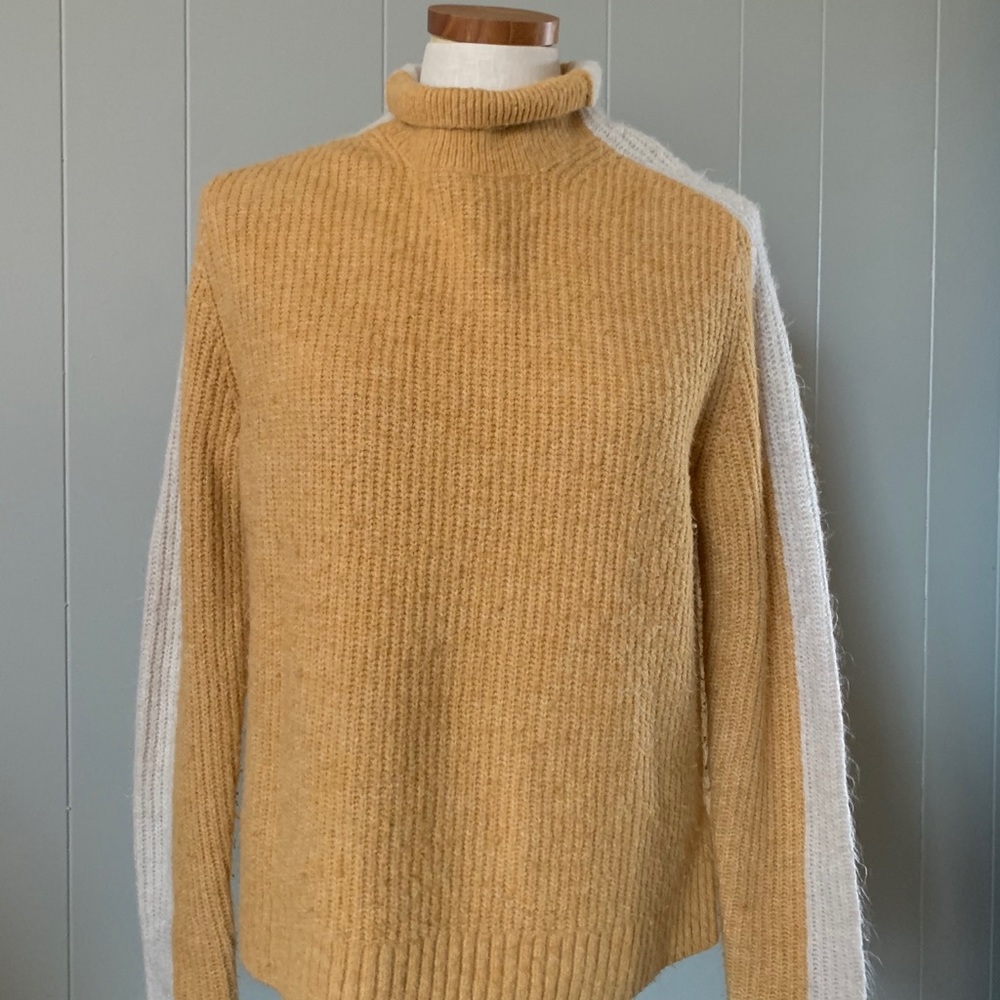 Abercrombie sweater
